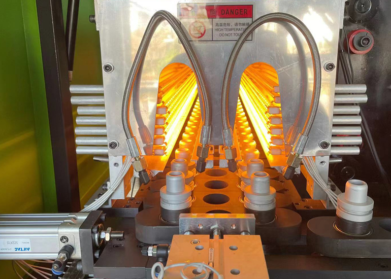 High-end plastic blow molding equipment-Energy saving and high efficiency-Borg high quality blow molding machine manufacturer